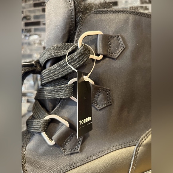 Torrid Cold Weather Booties Side Zip Fur lined Boots Women 10 WW Black NWT - Picture 2 of 8